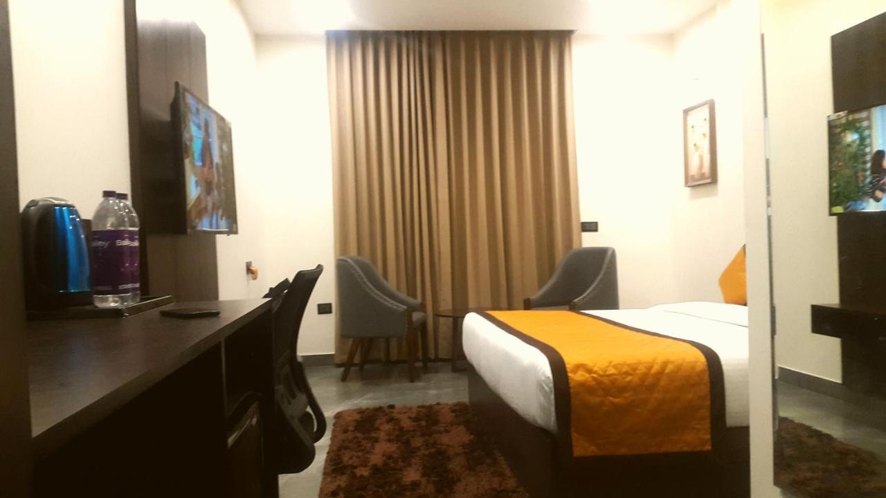 Hotel Aksh Inn Jaipur Bagian luar foto