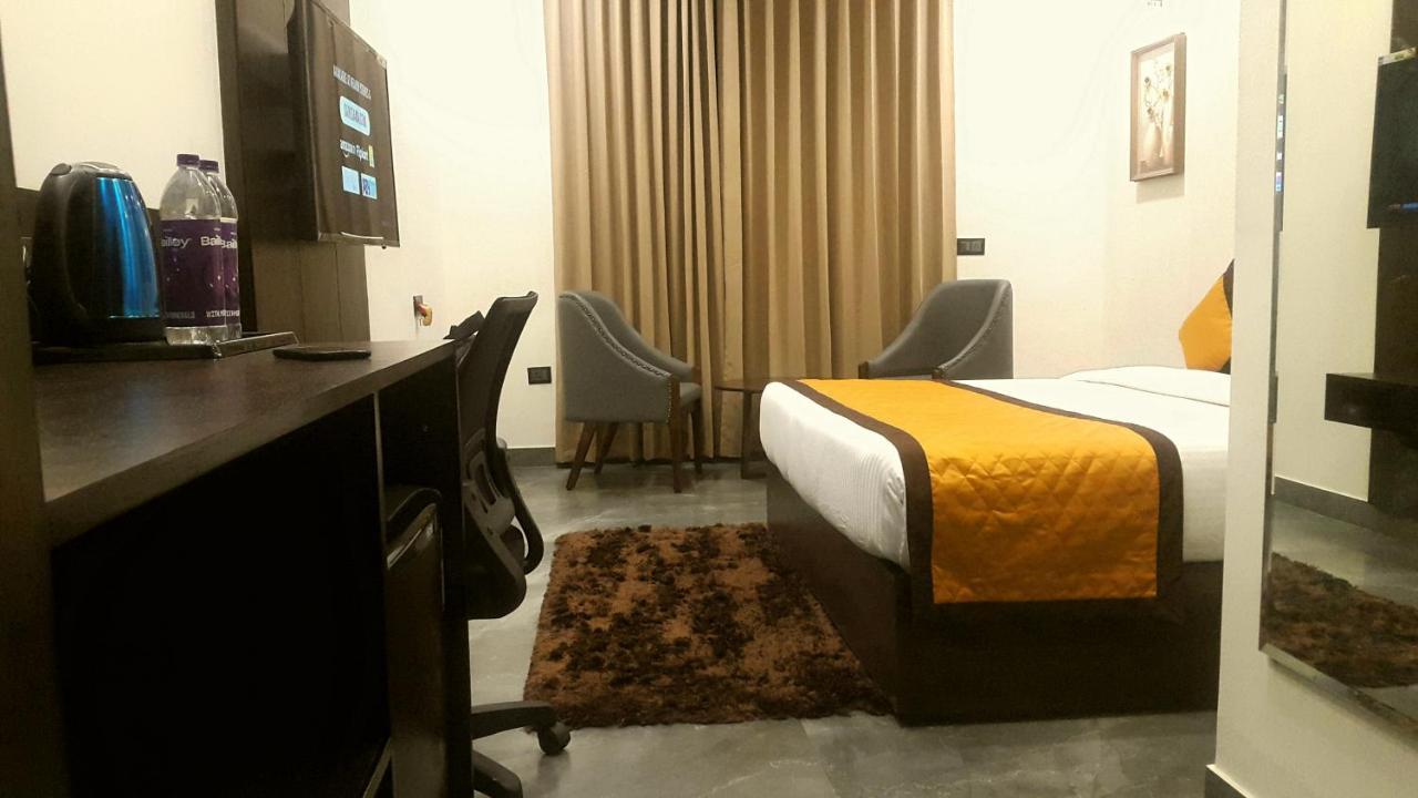 Hotel Aksh Inn Jaipur Bagian luar foto